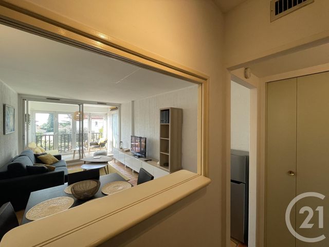 Appartement Studio à louer - 1 pièce - 30.06 m2 - BANDOL - 83 - PROVENCE-ALPES-COTE-D-AZUR - Century 21 Immobilière Charlemagne