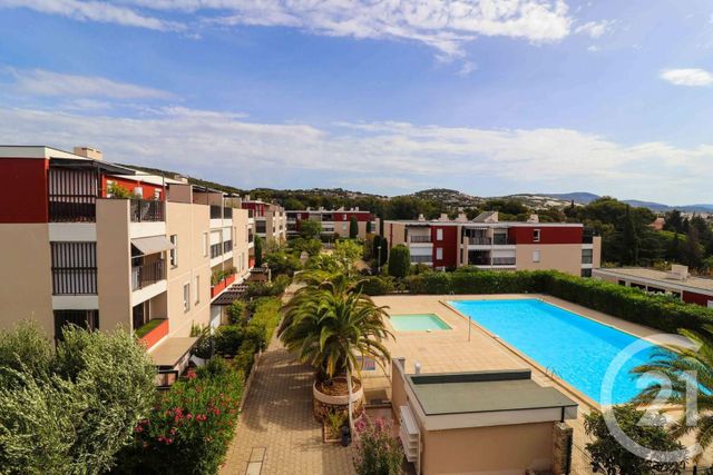 Appartement Studio à louer - 1 pièce - 30.06 m2 - BANDOL - 83 - PROVENCE-ALPES-COTE-D-AZUR - Century 21 Immobilière Charlemagne
