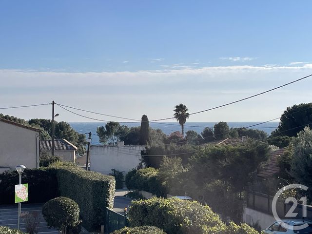 Appartement Studio à louer - 1 pièce - 30.06 m2 - BANDOL - 83 - PROVENCE-ALPES-COTE-D-AZUR - Century 21 Immobilière Charlemagne