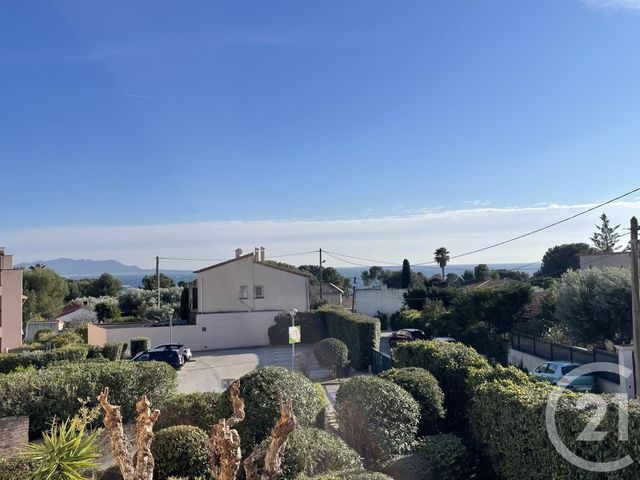 Appartement Studio à louer - 1 pièce - 30.06 m2 - BANDOL - 83 - PROVENCE-ALPES-COTE-D-AZUR - Century 21 Immobilière Charlemagne
