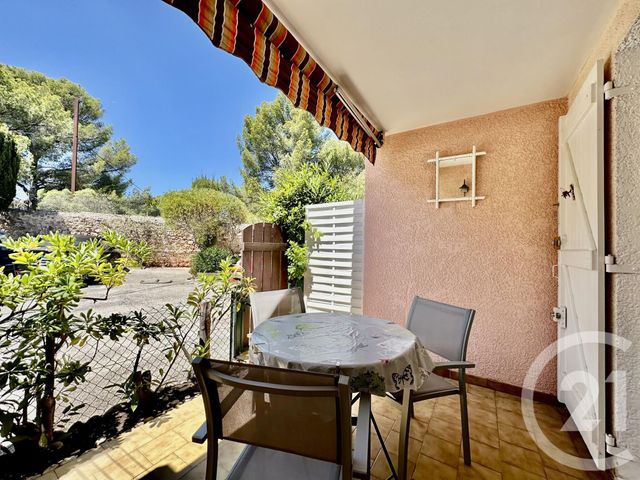 Appartement Studio cabine à vendre - 2 pièces - 24.82 m2 - BANDOL - 83 - PROVENCE-ALPES-COTE-D-AZUR - Century 21 Immobilière Charlemagne
