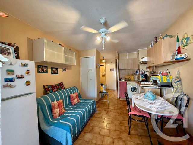 Appartement Studio à vendre - 1 pièce - 18.0 m2 - BANDOL - 83 - PROVENCE-ALPES-COTE-D-AZUR - Century 21 Immobilière Charlemagne