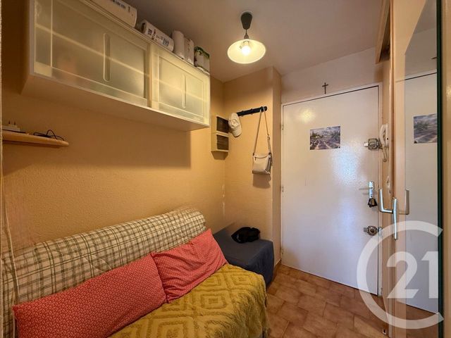 Appartement Studio à vendre - 1 pièce - 18.0 m2 - BANDOL - 83 - PROVENCE-ALPES-COTE-D-AZUR - Century 21 Immobilière Charlemagne